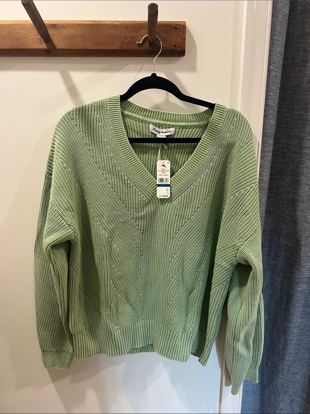 V-Neck Cable Knit Sweater - Light Green